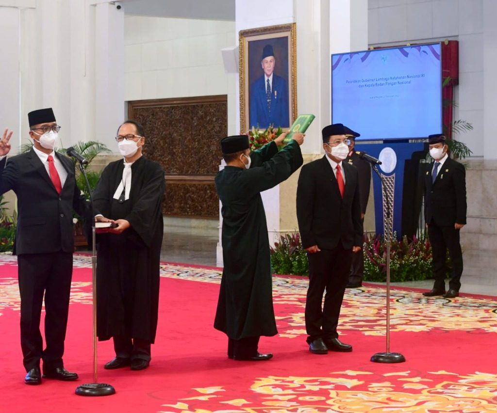 Presiden Joko Widodo Lantik Gubernur Lemhannas dan Kepala Badan Pangan Nasional