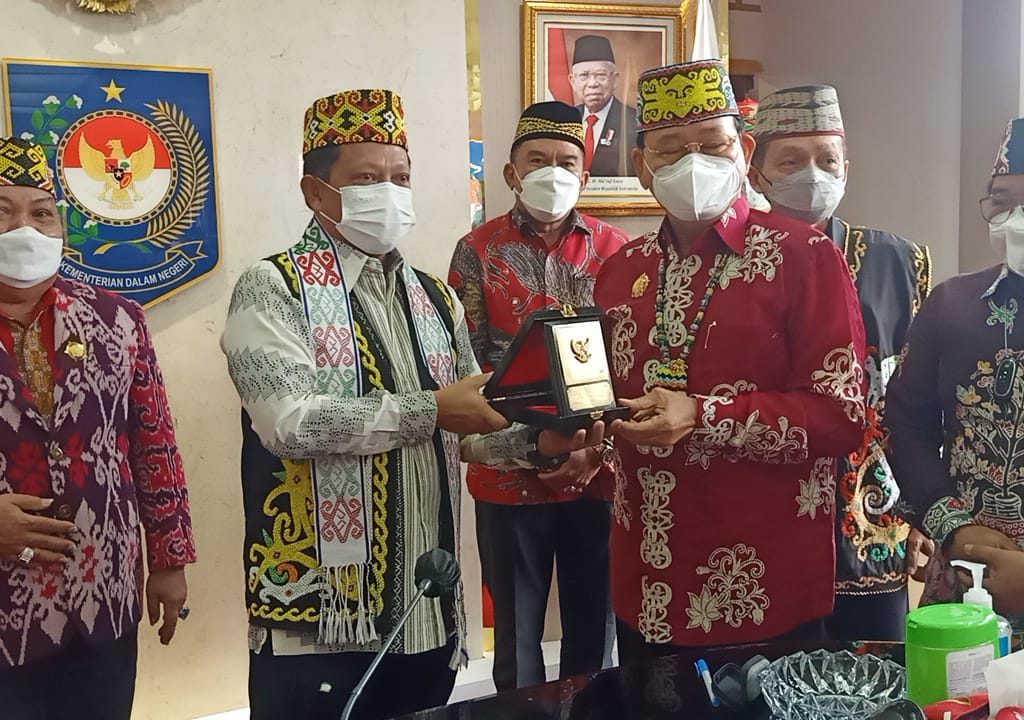 Tujuh Usulan Masyarakat Adat Dayak Dan Sultan Kalimantan Untuk Mendagri Disetujui Tito Karnavian Juga Akan Di Fasilitasi