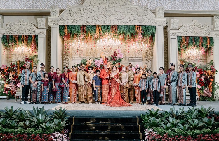 Harmoni Cinta dan Budaya: Pernikahan Treescha & William Padukan Adat Toraja dan Konsep Modern