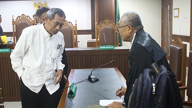 PK  Ditolak, Marthen Napang Hadapi Tuntutan Perkara Perdata dan Pencucian Uang